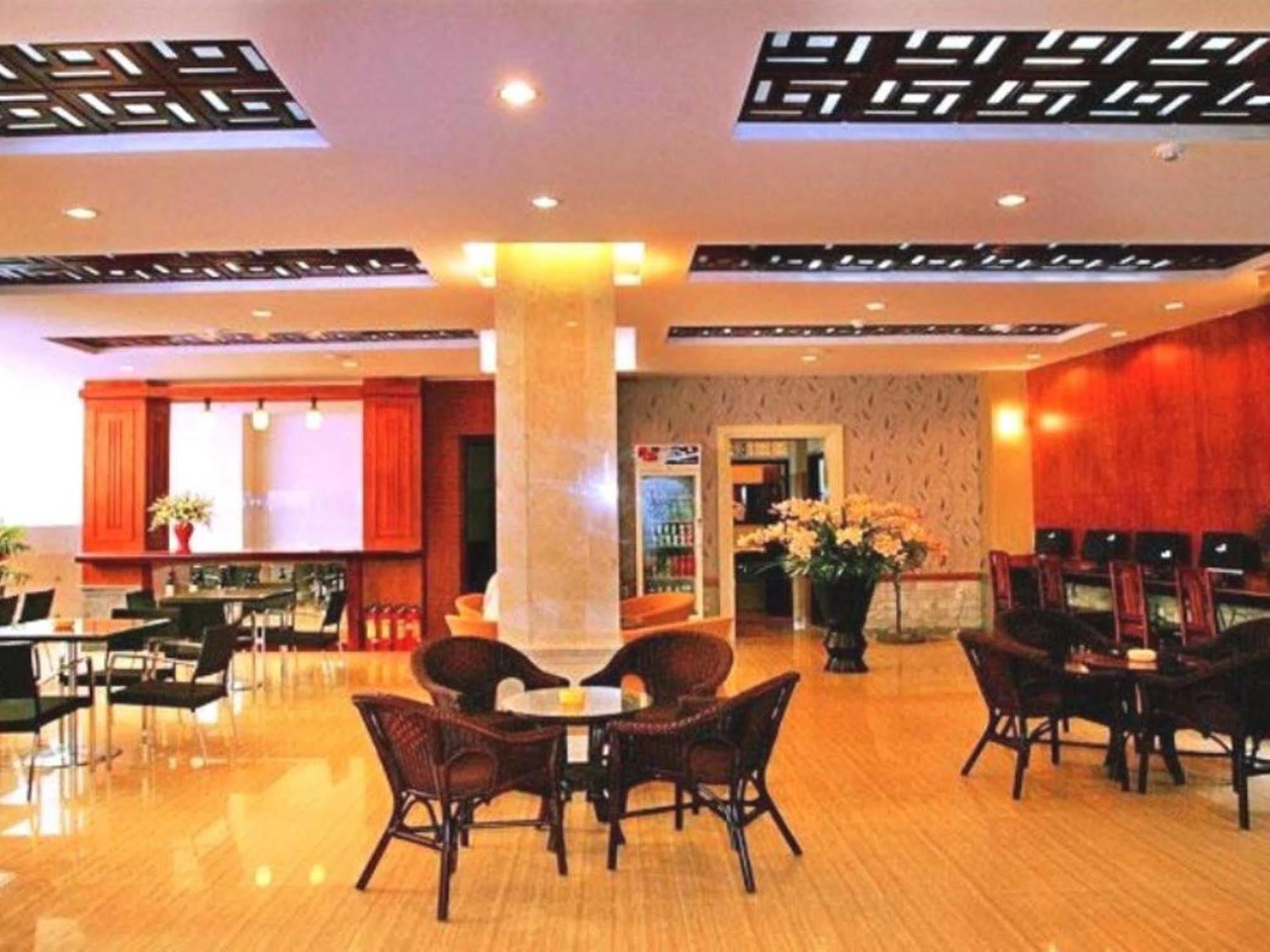 Nice Swan Hotel Nha Trang Exteriör bild